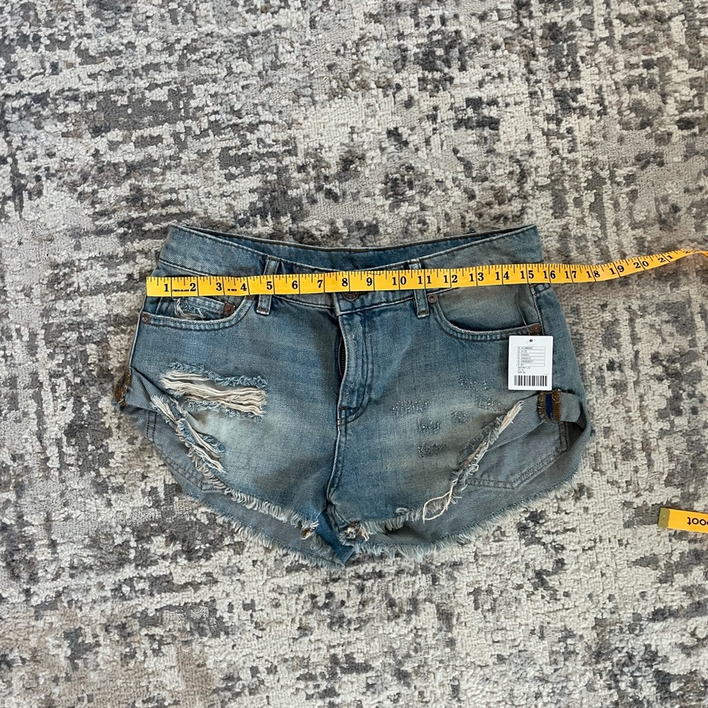 BDG Boyfriend Distressed Denim Shorts - Picture 4 of 9